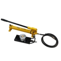 Air hydraulic aircraft axle jack