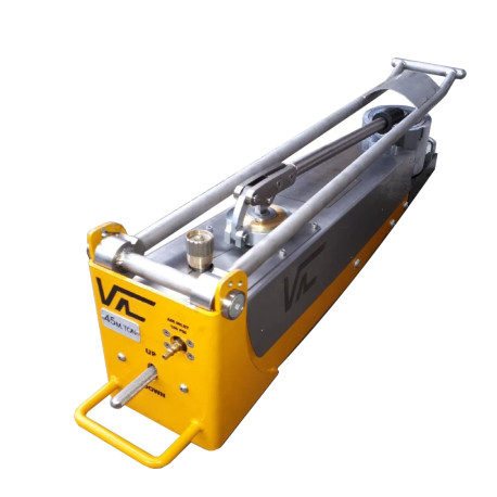 Air hydraulic aircraft axle jack